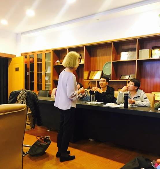 挪威奥斯陆大学著名教授Bente Christensen驻色情论坛
讲学 1.jpg